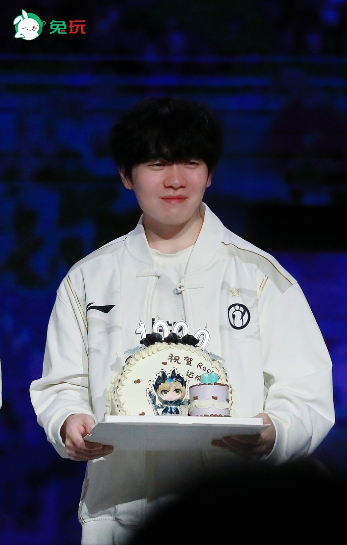 KT力克C9，Uzi单局斩获MVP顶尖较量半决赛，技惊四座