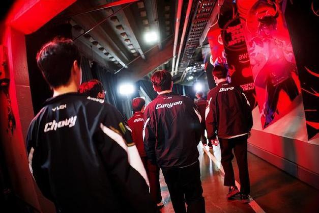 TL绝杀RNG，Canyon单局斩获MVP宿敌对决成都决赛之夜，技惊四座