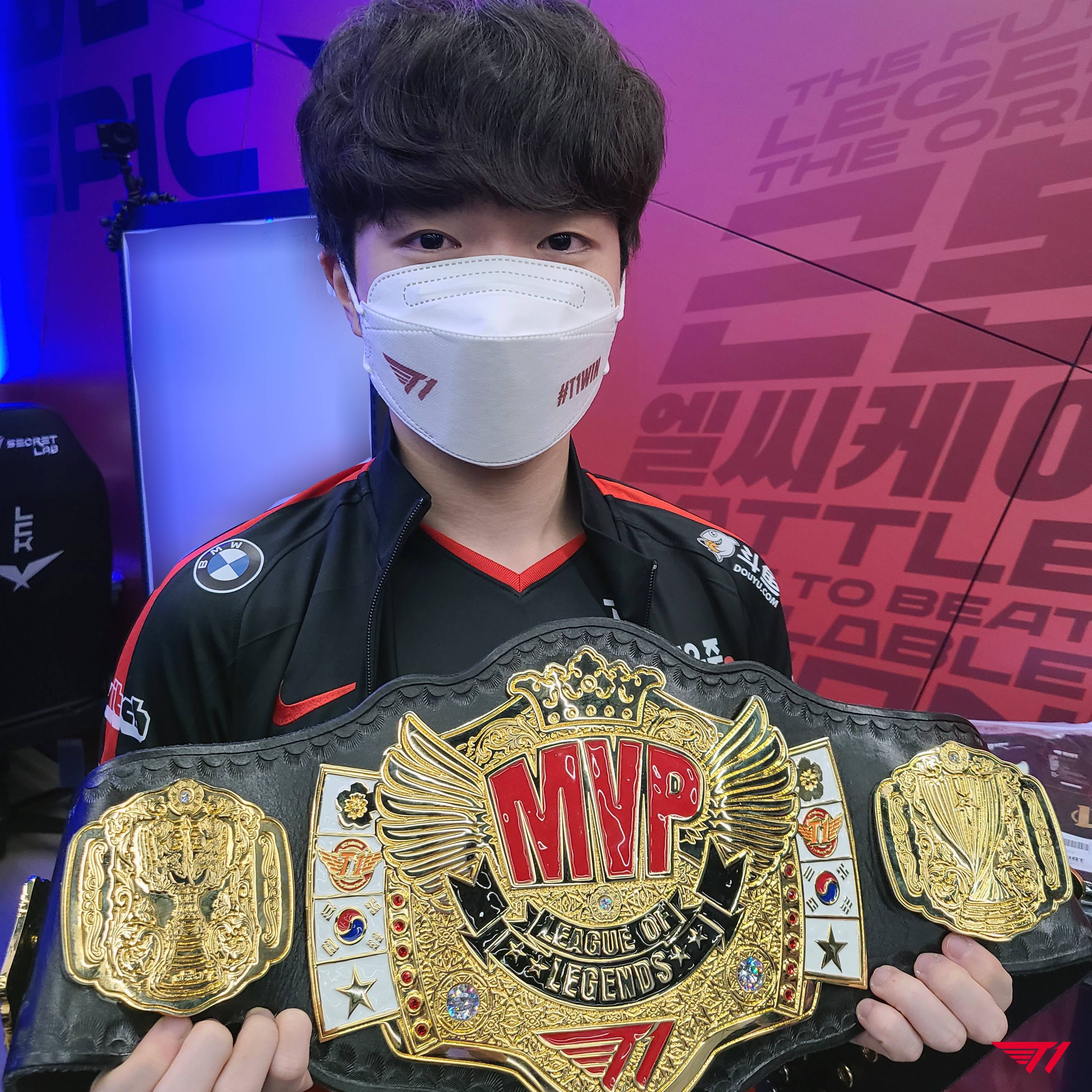 关于CLG绝杀TL，Gumayusi单局斩获MVP宿命之战入围赛，留下经典瞬间的信息