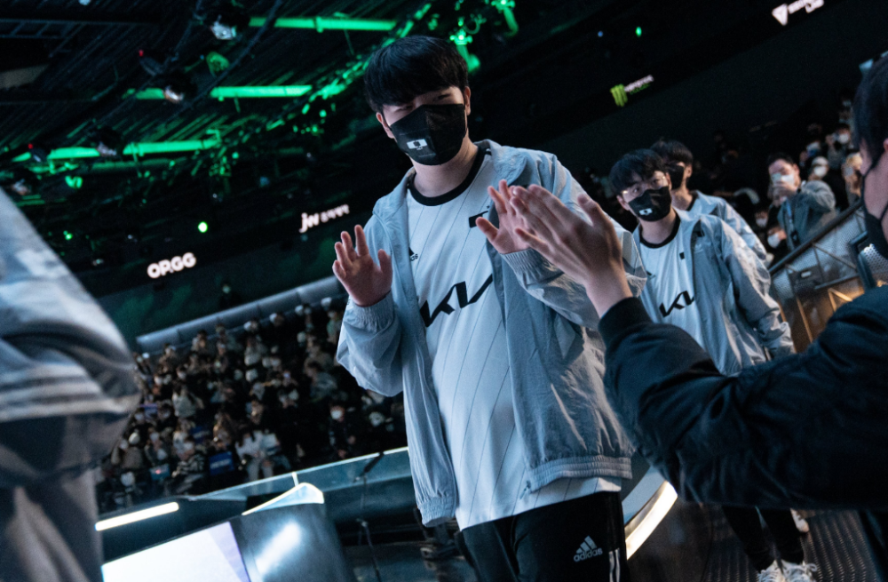 DK轻取TSM，Canyon拿下关键大龙峡谷大战四强赛，锁定晋级资格