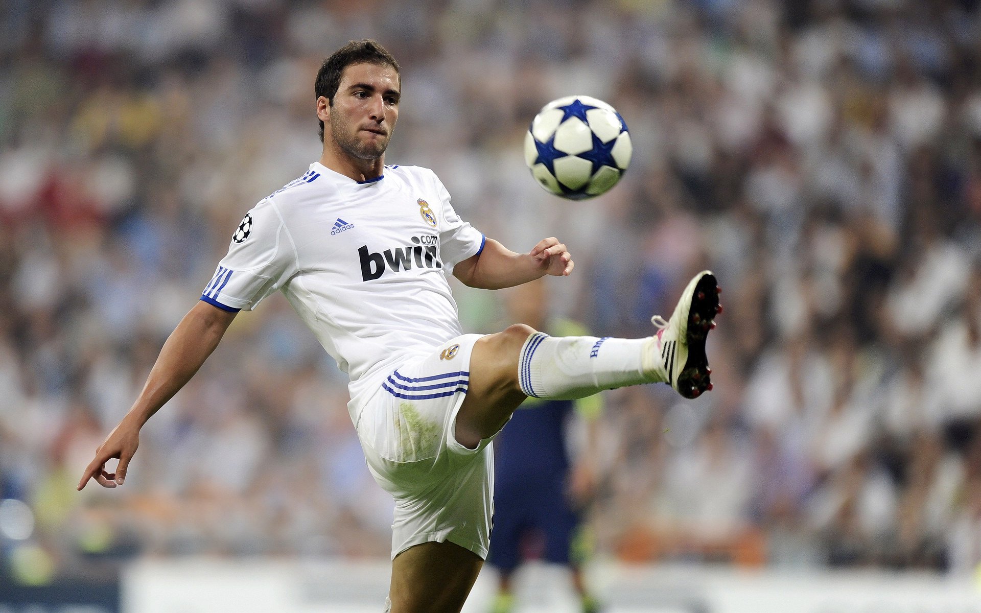 战术铁幕下的绿茵狂想曲，墨西哥战术压制伊朗，伊布在美加墨世界杯接管比赛