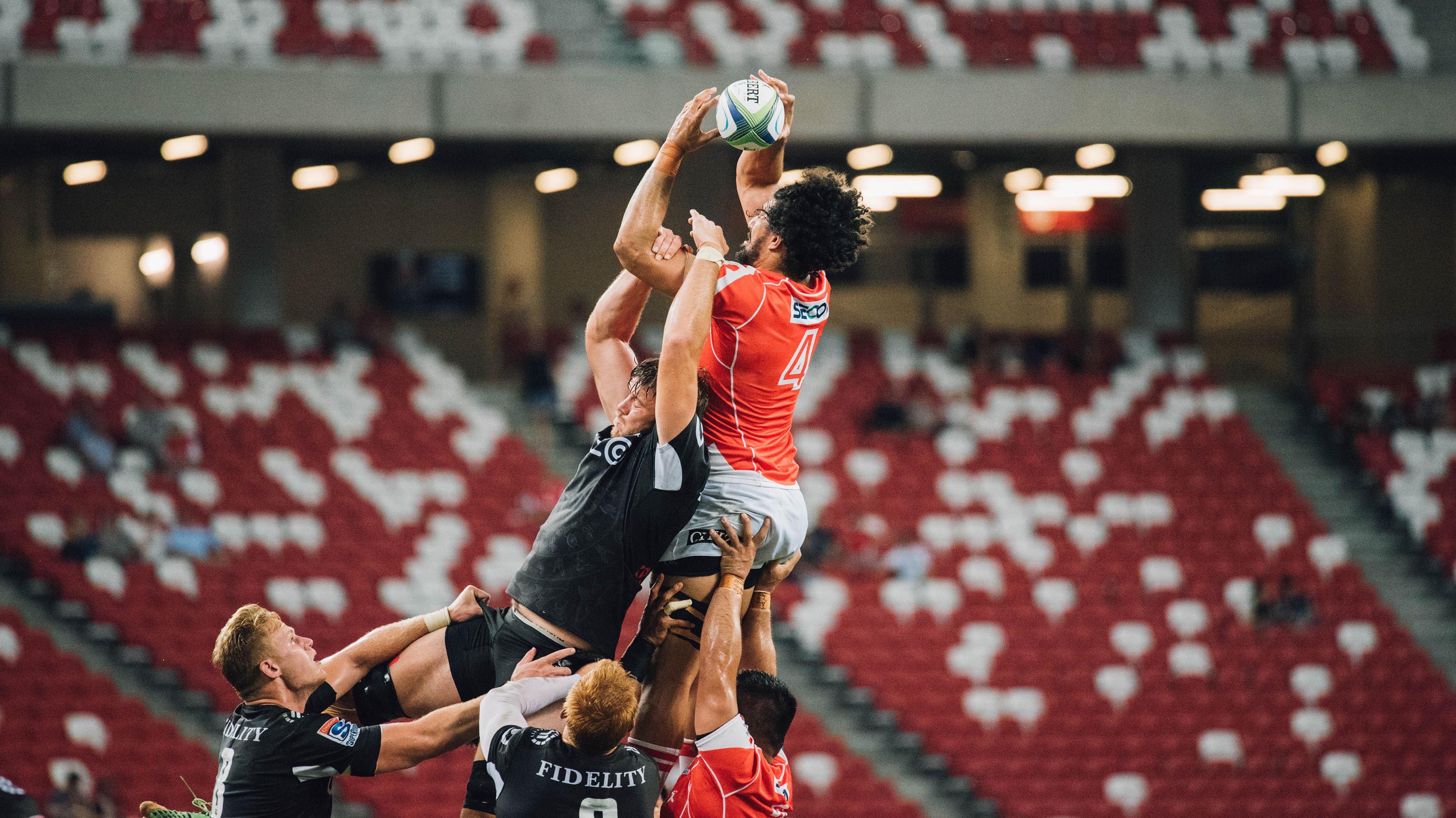 法比尼奥，用一场教科书级表演，重新定义中场核心